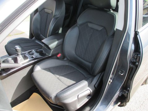 Renault Kadjar 1.3 TCe Iconic Euro 6 (s/s) 5dr 25