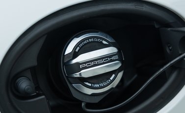 Porsche Cayman GT4 (718) 28