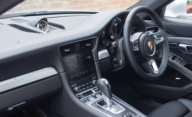 Porsche 911 Turbo Cabriolet (991.2) 17