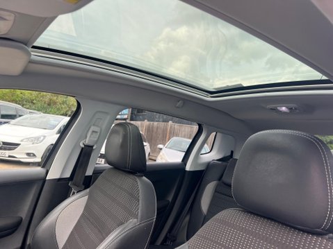 Peugeot 2008 1.2 PureTech Allure Premium EAT Euro 6 (s/s) 5dr 22
