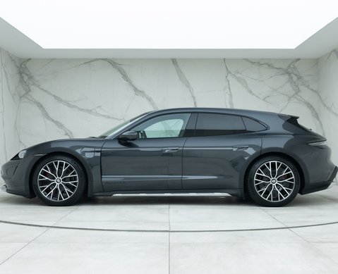 Porsche Taycan 4S Cross Turismo