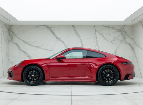 Porsche 911 Carrera 4 (992) 2