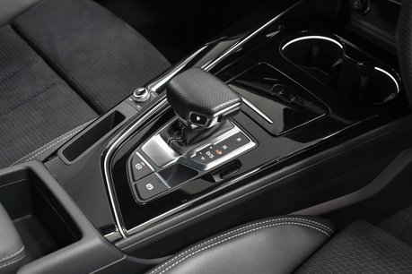 Audi A4 2.0 TFSI 40 Black Edition Estate 5dr Petrol S Tronic Euro 6 (s/s) (204 ps) 21
