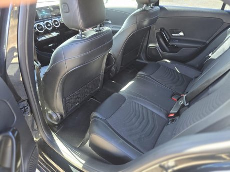Mercedes-Benz A Class 1.5 A180d SE Hatchback 5dr Diesel 7G-DCT Euro 6 (s/s) (116 ps) 12