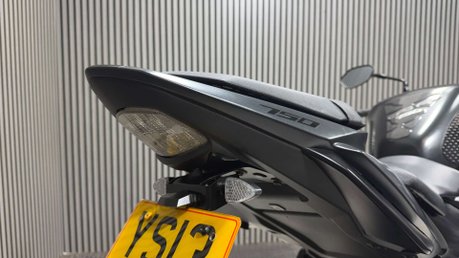 Suzuki GSR750 2013 ONLY 9K STUNNING EXAMPLE LONG MOT NAKED 750CC 8