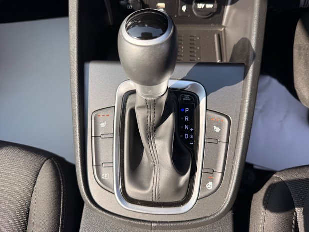 Hyundai KONA GDI PREMIUM 32