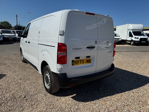Peugeot Expert MWB L2H1 Low Roof Professional Premium Plus 3100 Air Con EURO 6 10