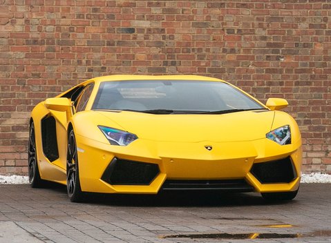 Lamborghini Aventador LP700-4 1