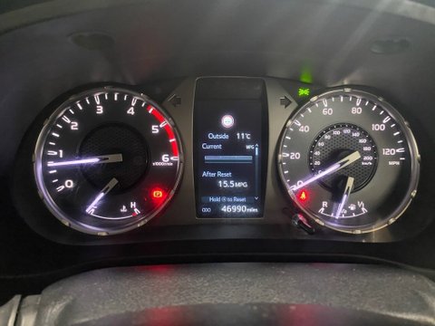 Toyota Hilux ACTIVE 4WD D-4D DCB 12