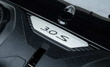 Porsche 911 Carrera 4S (992) 33