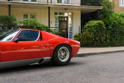 Lamborghini Miura P400 SV 17