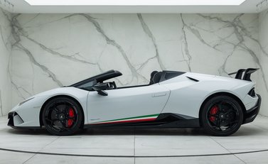 Lamborghini Huracan Spyder LP 640-4 PERFORMANTE 6