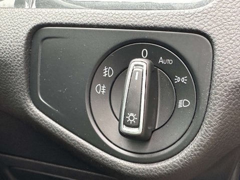 Volkswagen Golf 1.6 Golf Match TDI Semi-Auto 5dr 31
