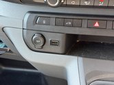 Vauxhall Vivaro SWB L1H1 [SOLD MM] Low Roof F2700 Dynamic Air Con Sensors EURO 6 28