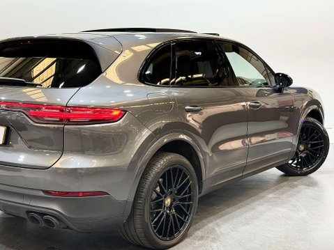Porsche Cayenne 3.0T V6 GPF SUV 5dr Petrol TiptronicS 4WD Euro 6 (s/s) (340 ps) 18