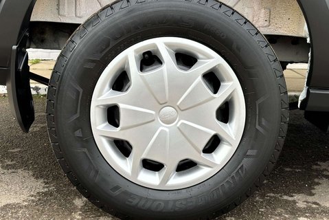 Ford Transit 350 L2 H2 Trend 130 ps Panel Van - Sat Nav 29