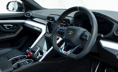 Lamborghini Urus 9