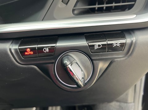 Porsche 911 CARRERA 4S PDK 33