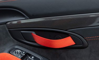 Porsche 911 GT2 RS (991) 23