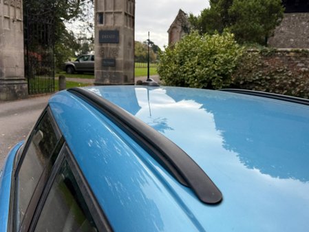 Mini Hatch COOPER D 22