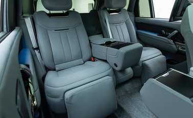 Land Rover Range Rover P615 SV LWB 19