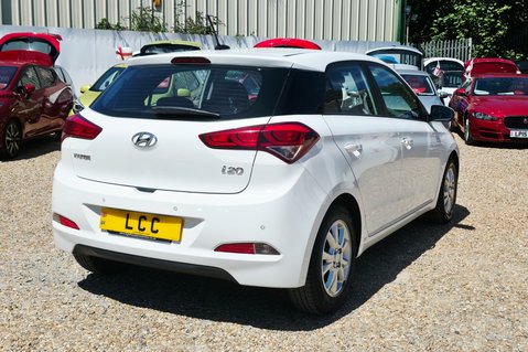 Hyundai i20 MPI SE.AUTOMATIC..1 PREVIOUS OWNER,18 STAMPS,AIR CON,LAST OWNER  9 YEARS. 11