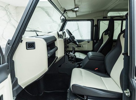 Land Rover Defender 110 Works V8 70th Edition 11