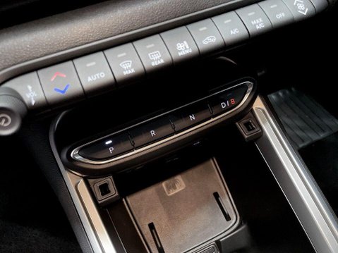 Jeep Avenger 54kWh Summit SUV 5dr Electric Auto (156 ps) 17