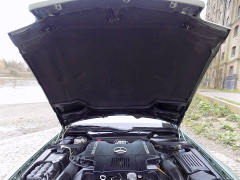 Mercedes-Benz SL Series 500SL-32 39