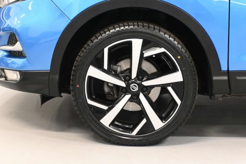 Nissan Qashqai 1.3 Qashqai N-Motion DiG-T 5dr 33