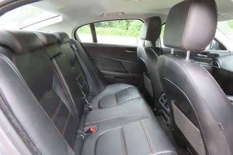 Jaguar XE 2.0d Prestige Auto Euro 6 (s/s) 4dr 10
