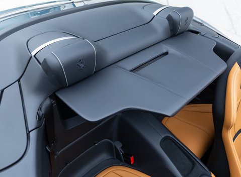 Ferrari Roma SPIDER 18