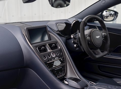 Aston Martin DBS Superleggera 16