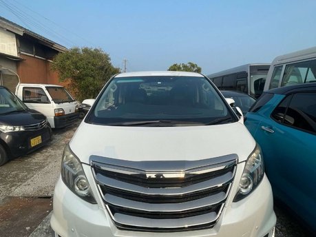 Toyota Alphard GOLDEN EYES II V6 2