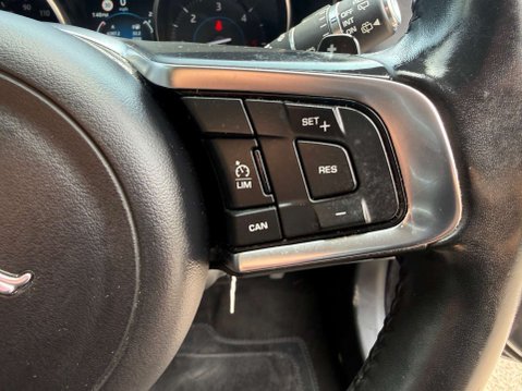 Jaguar XF 2.0 XF Portfolio D AWD Auto 4WD 5dr 36