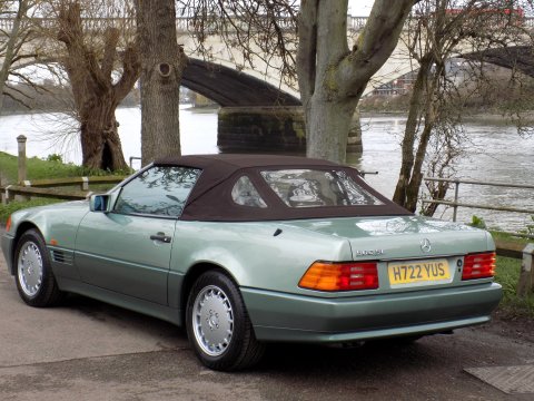 Mercedes-Benz SL Series 500SL-32 4
