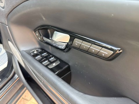 Land Rover Range Rover Evoque 2.0 TD4 HSE Dynamic SUV 5dr Diesel Auto 4WD Euro 6 (s/s) (180 ps) 27