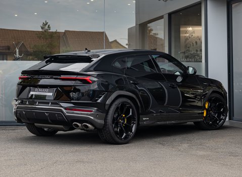 Lamborghini Urus PERFORMANTE 4
