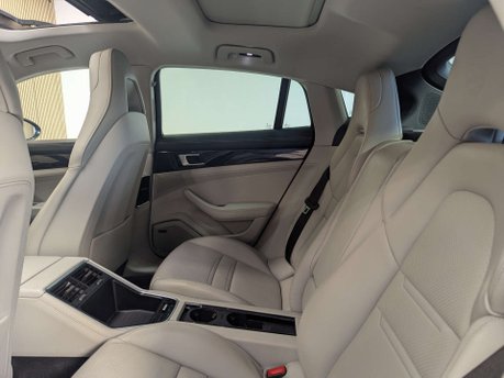 Porsche Panamera 2.9 Panamera 4 E-Hybrid Semi-Auto 4WD 5dr 47