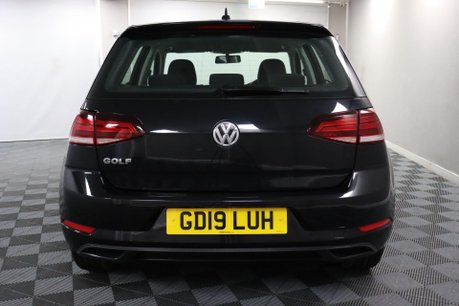 Volkswagen Golf S TSI 21