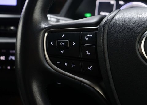 Lexus Ux 2.0 UX 250H F Sport Design 4x2 CVT 5dr 38