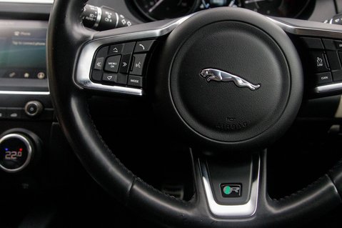 Jaguar E-Pace R-DYNAMIC S 19