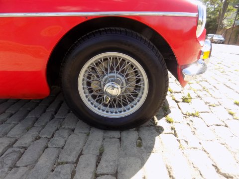 MG B GT 23