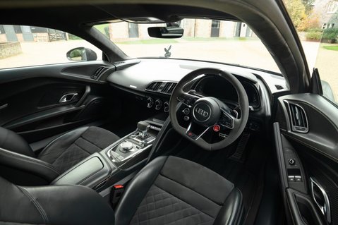 Audi R8 5.2 FSI V10 Decennium Coupe 2dr Petrol S Tronic quattro Euro 6 (s/s) (620 p 34