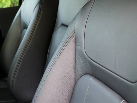 Rear seat conversion for Land Rover all-new 2021 Defender 90 Commercial: Genuine Land Rover seats, with ISOFIX 5