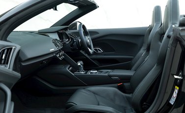 Audi R8 Spyder V10 Performance Carbon Black 15