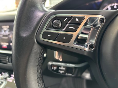 Porsche Cayenne 4.0 V8 E-Hybrid 17.9kWh Turbo S Coupe 5dr Petrol Plug-in Hybrid (680ps) 25