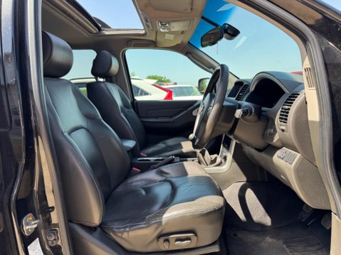 Nissan Pathfinder 2.5 dCi Tekna 4WD Euro 5 5dr 10