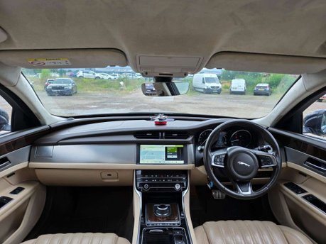 Jaguar XF 2.0d Portfolio Saloon 4dr Diesel Auto Euro 6 (s/s) (163 ps) 17