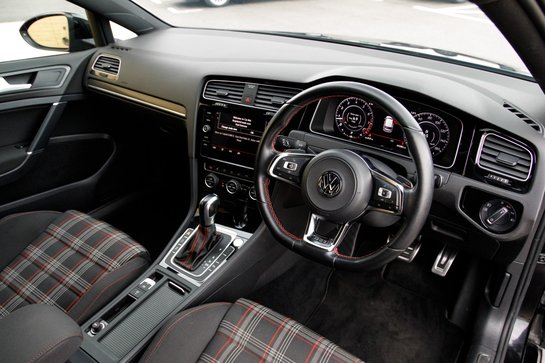 Volkswagen Golf GTI PERFORMANCE TSI DSG